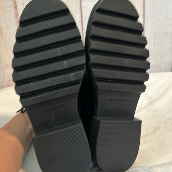 NWOT Bernardo Dash Faux Shearling Boot - Picture 6 of 9